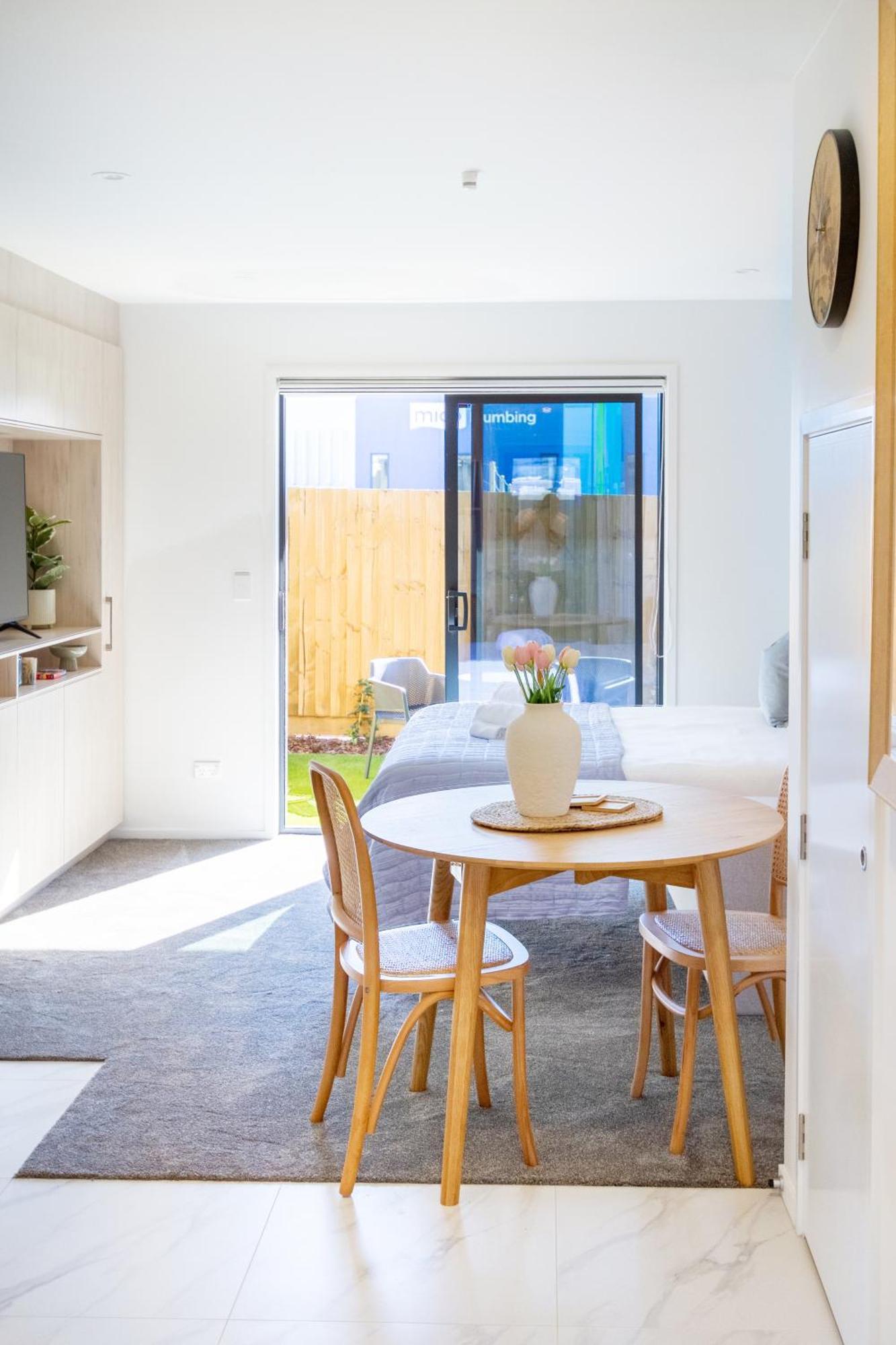 Downtown Delight: Studio At 8 Wilmer With Backyard Κράισττσερτς Εξωτερικό φωτογραφία